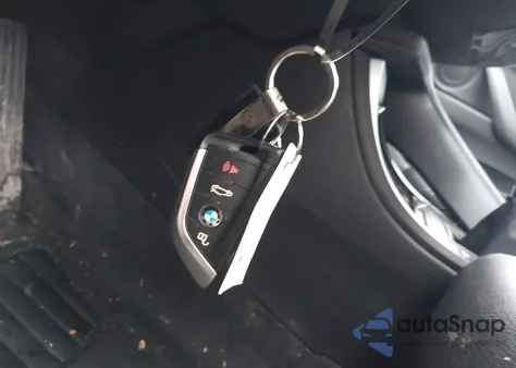 2018 BMW X1 xDrive28I z USA, uszkodzony, nr VIN WBXHT3C34J5L29745